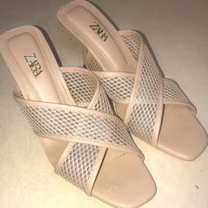 Zara tacón punta abierta size 39